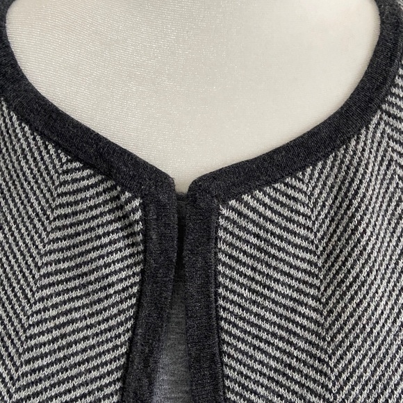 Women's 2-tone grey chevron pattern knit Cardigan, J. Crew size Small - Picture 5 of 10